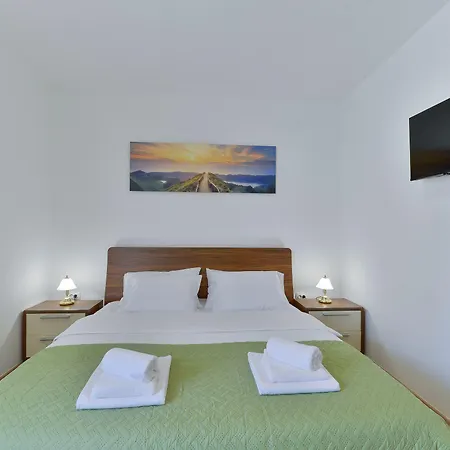 Solis Zadarvillas *