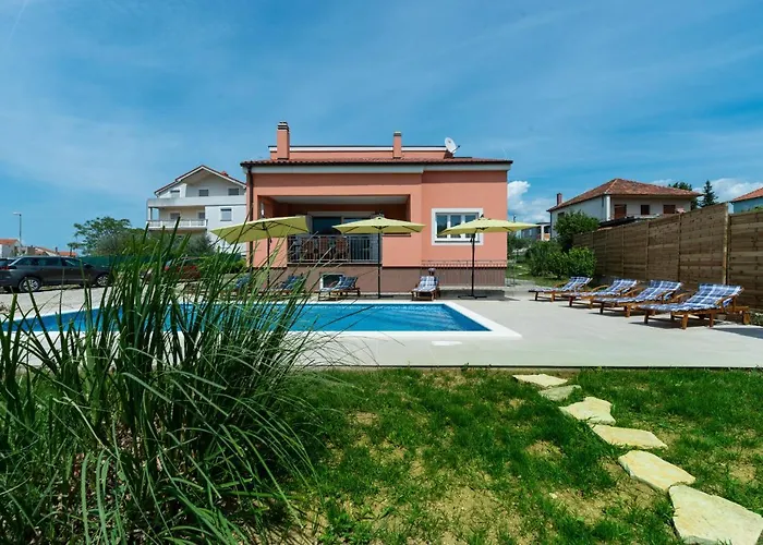 Solis Zadarvillas Vila *