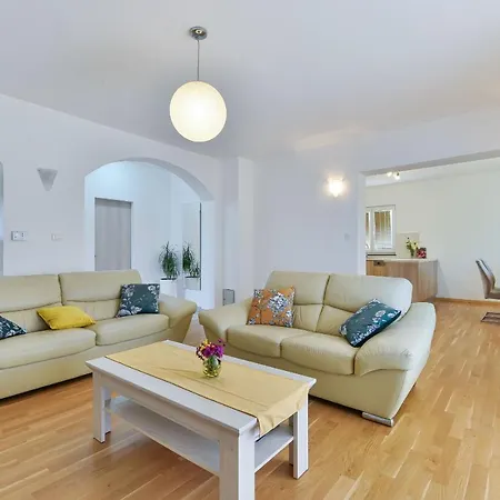 Solis Zadarvillas Willa *