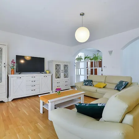 ヴィラ Solis Zadarvillas