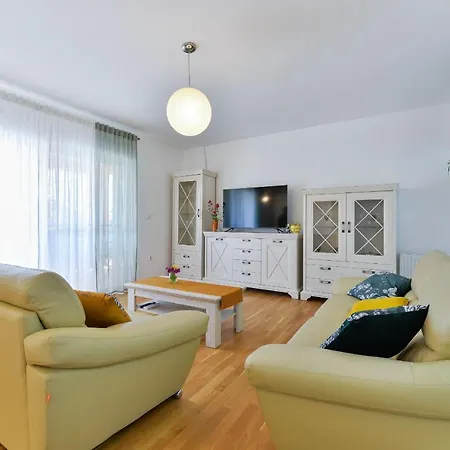 Solis Zadarvillas *