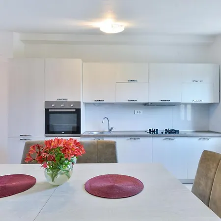 Solis Zadarvillas * Zara
