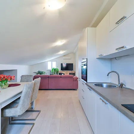 Willa Solis Zadarvillas