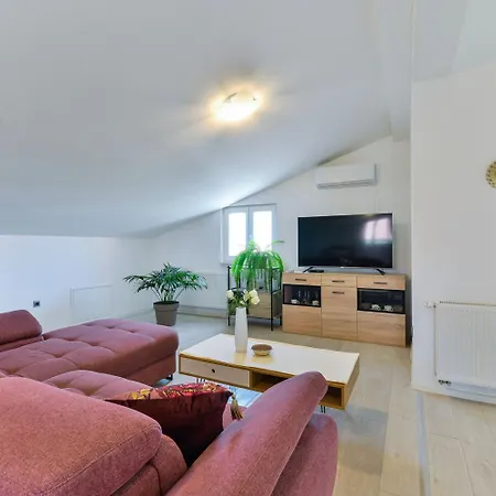 Solis Zadarvillas