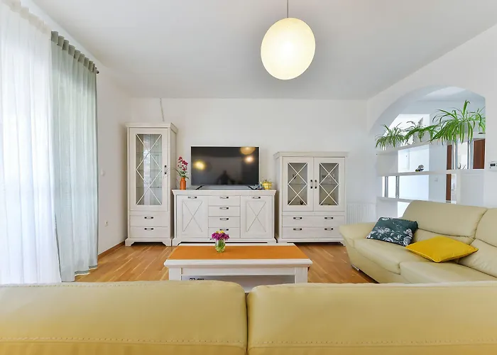 Solis Zadarvillas זאדאר